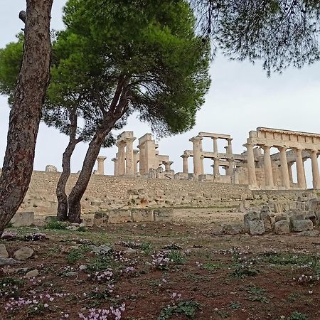 Finikas Rooms Agia Marina  외부 사진