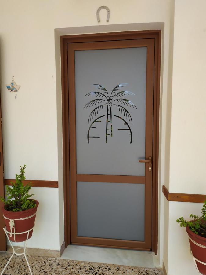 Finikas Rooms Agia Marina  외부 사진