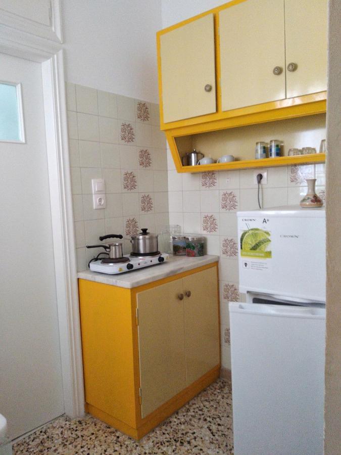 Finikas Rooms Agia Marina  외부 사진