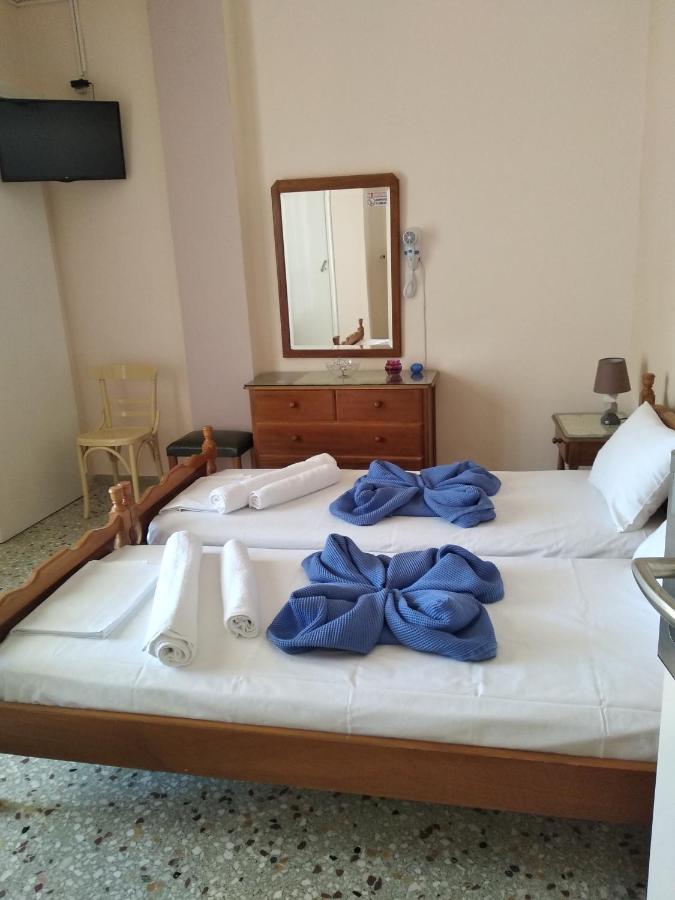 Finikas Rooms Agia Marina  외부 사진