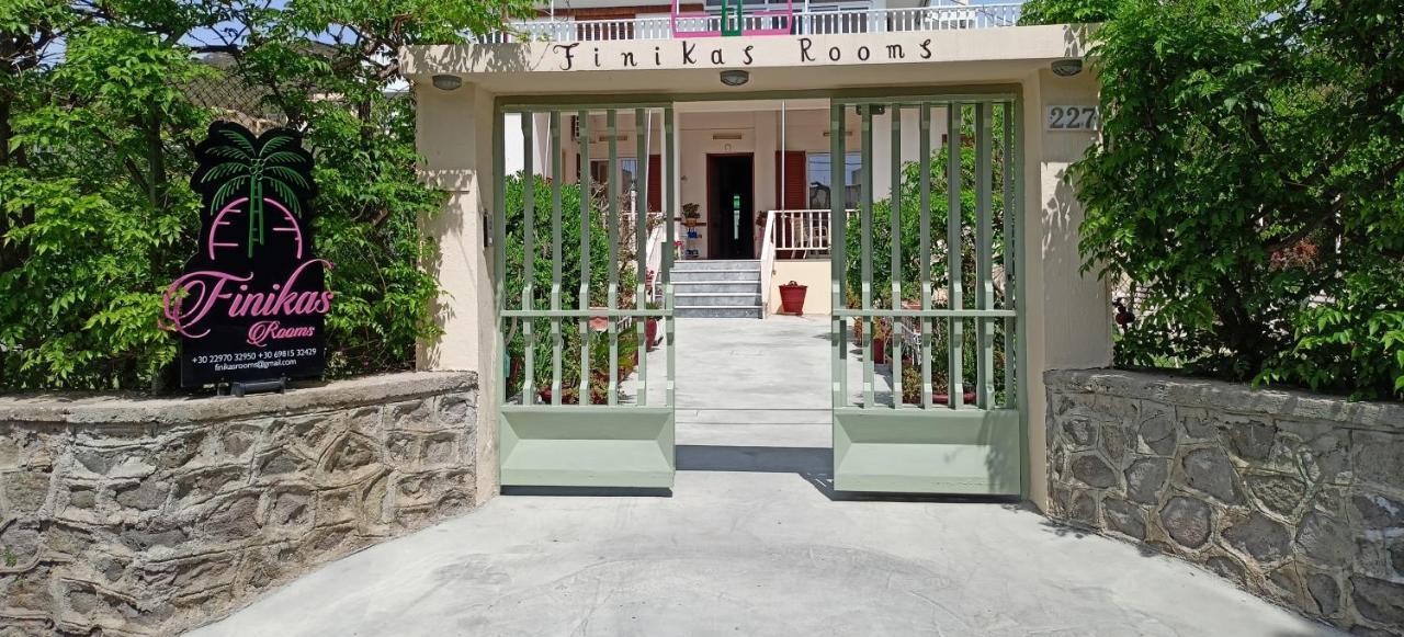 Finikas Rooms Agia Marina  외부 사진