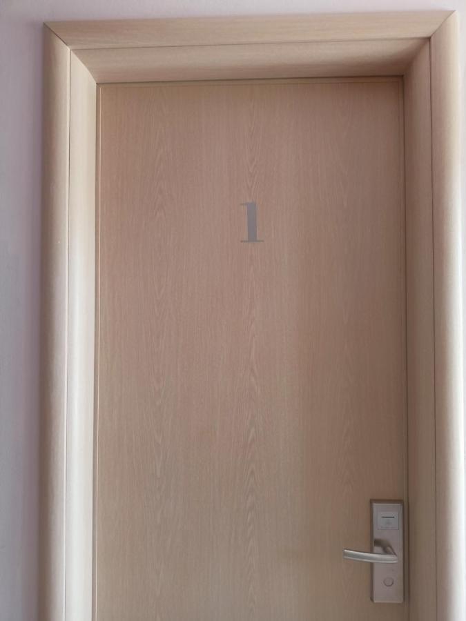 Finikas Rooms Agia Marina  객실 사진