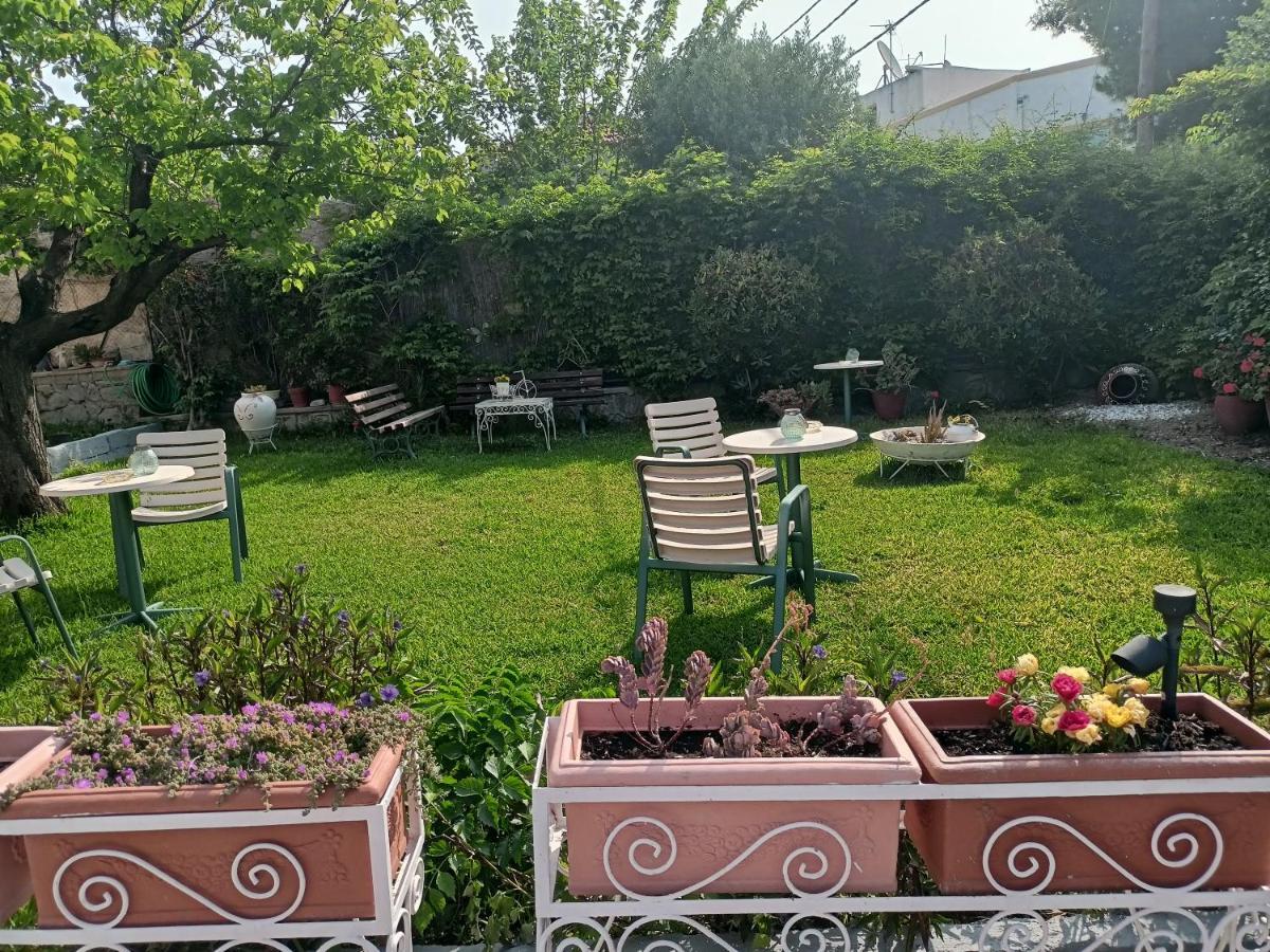 Finikas Rooms Agia Marina  외부 사진