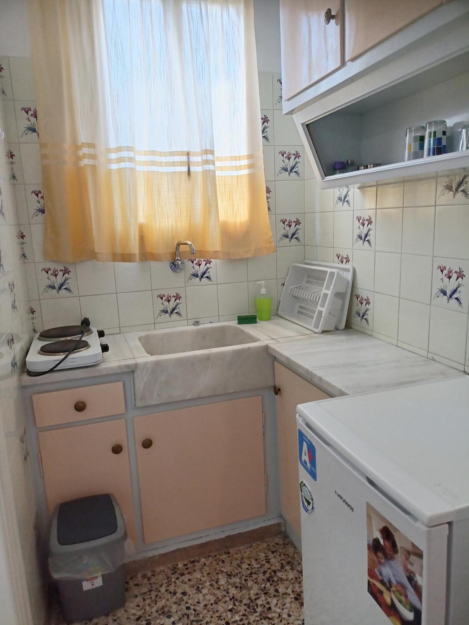 Finikas Rooms Agia Marina  객실 사진