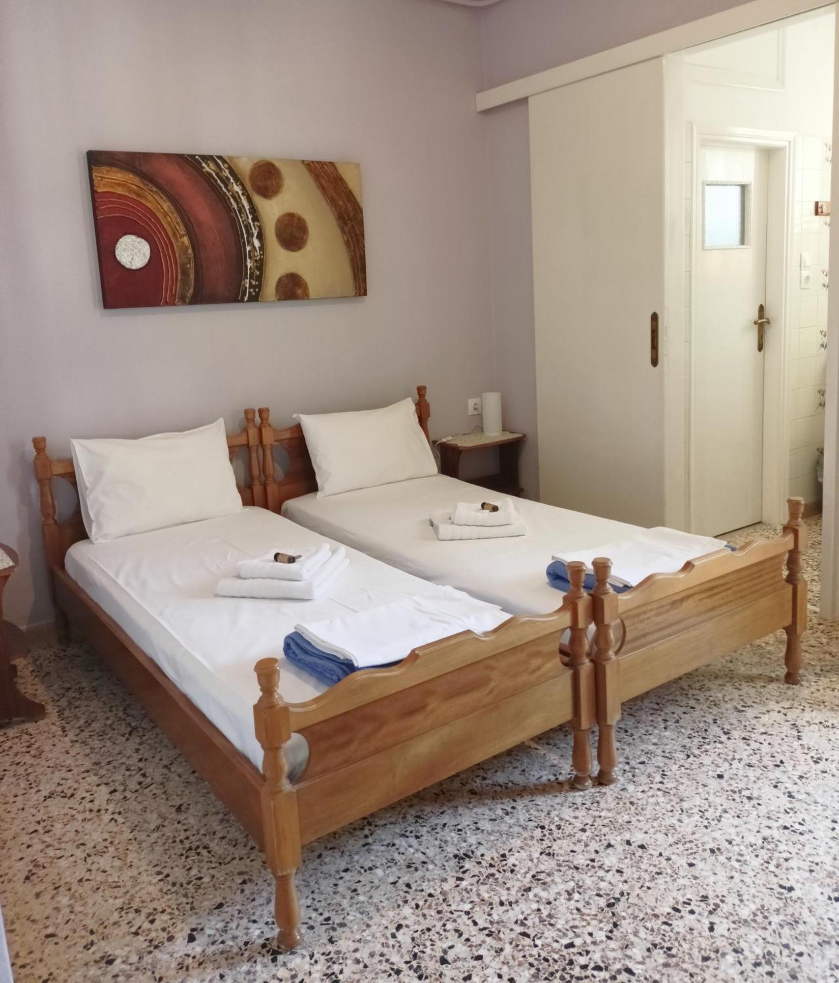 Finikas Rooms Agia Marina  객실 사진