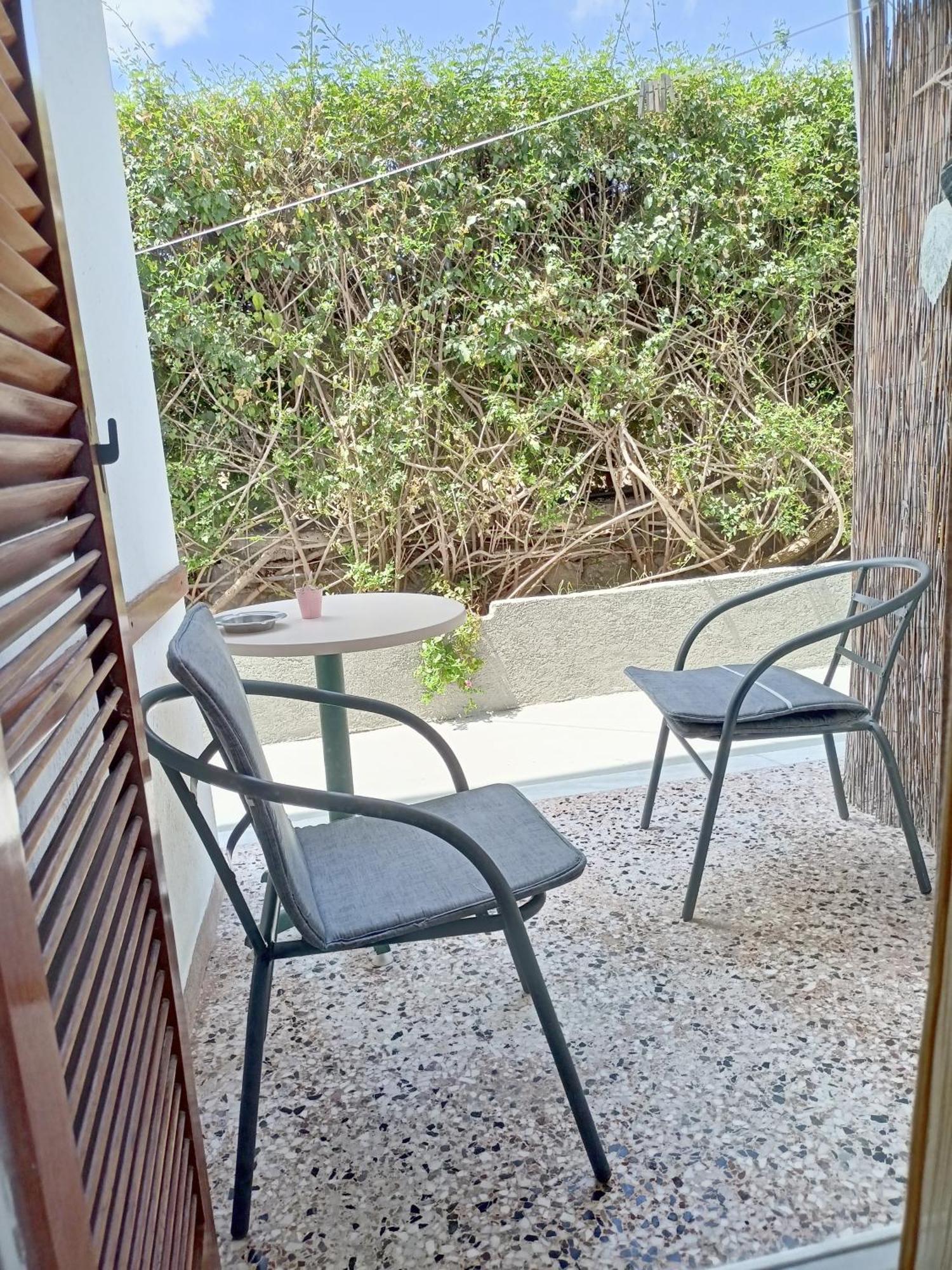 Finikas Rooms Agia Marina  객실 사진