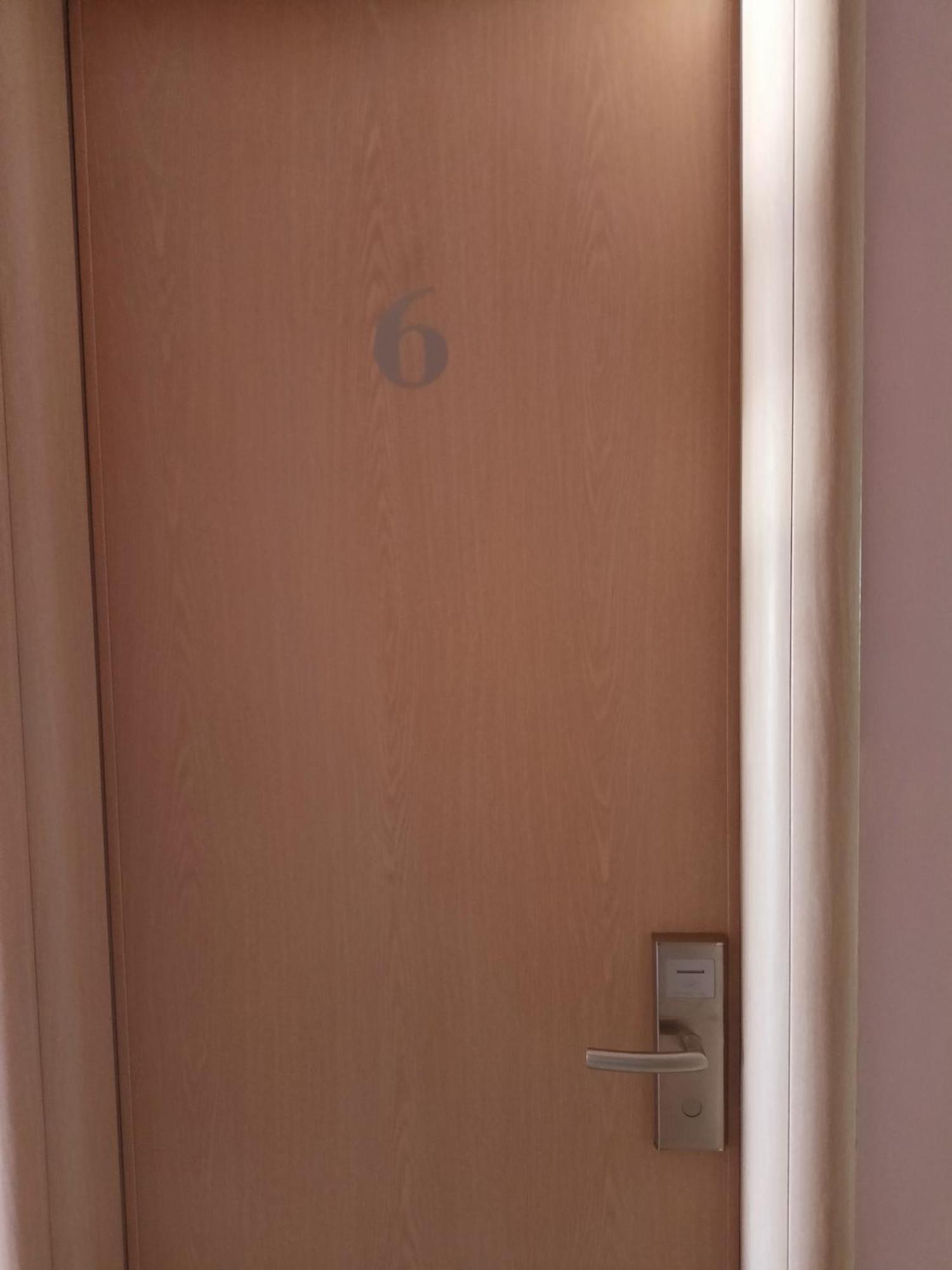 Finikas Rooms Agia Marina  객실 사진