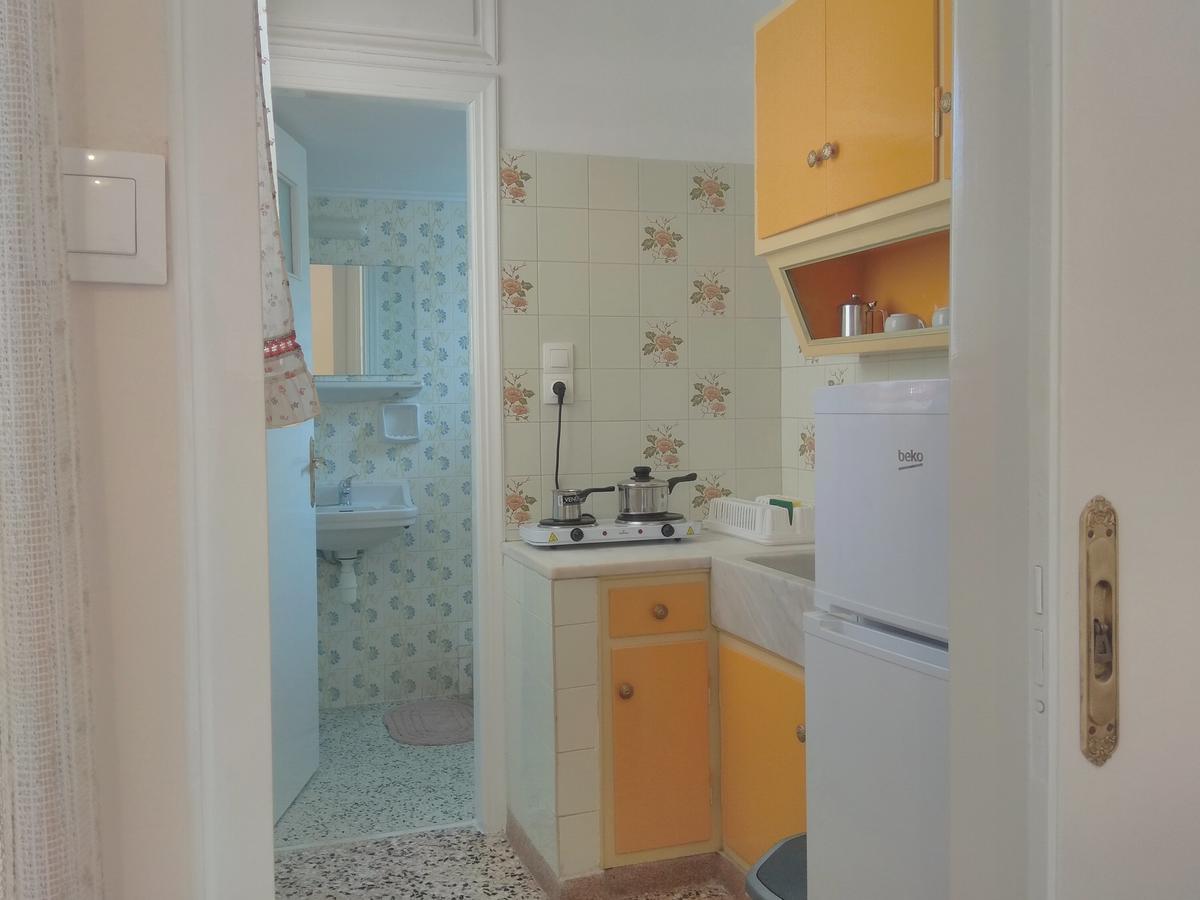 Finikas Rooms Agia Marina  외부 사진